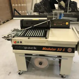 Halbautomatische Schrumpfmaschine mit Schrupmftunnel MiniPack  MiniPack-Torre Modular 50S